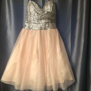 Beautiful strapless homecoming dress